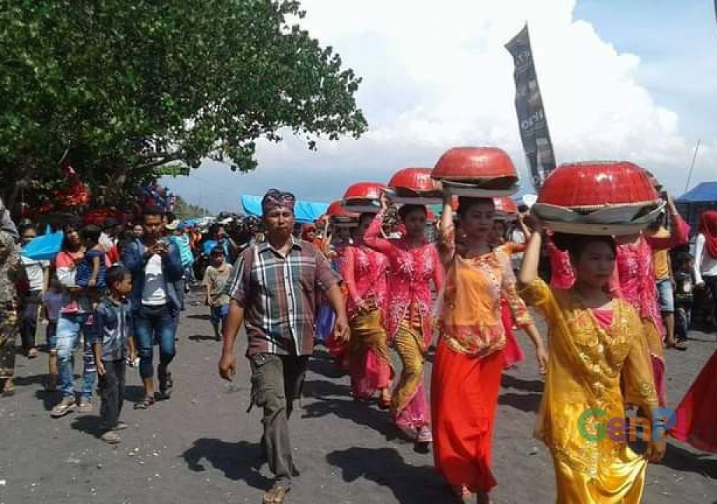 Mengenal Mandi Safar di Pulau Lombok - GenPI.co NTB