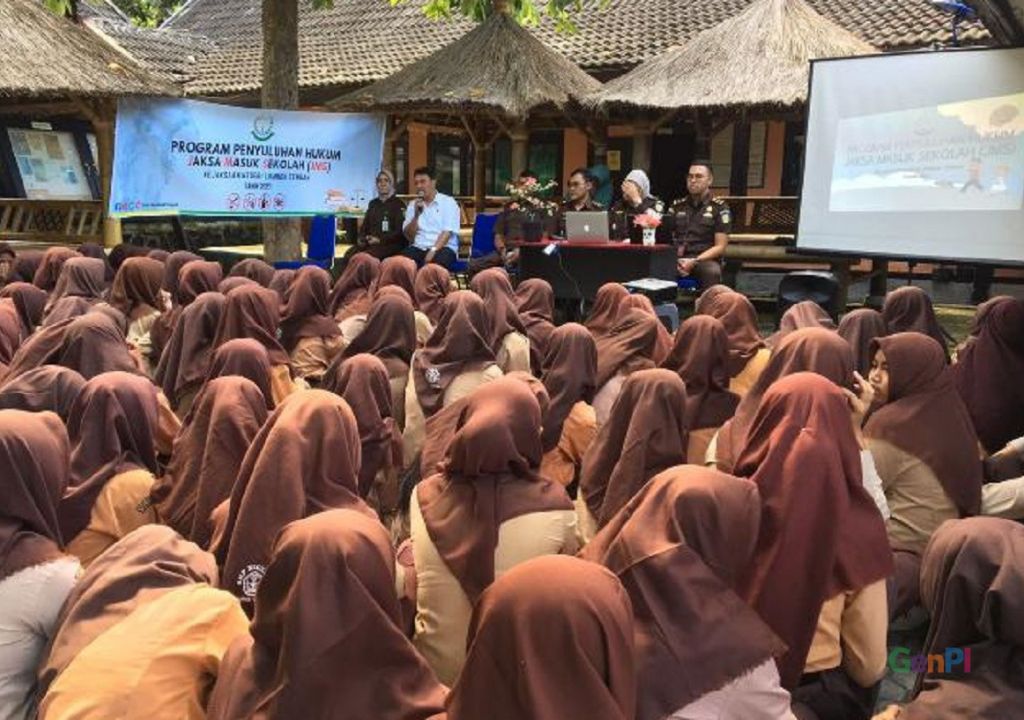 Jaksa di Lombok Tengah Masuk ke Sekolah, Ada Apa? - GenPI.co NTB