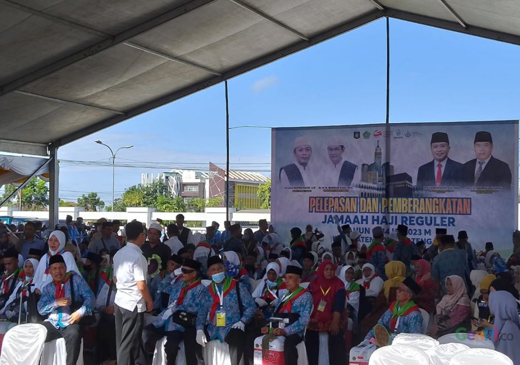 Ratusan Calon Jemaah Haji Lombok Tengah Dilepas, Bupati: Patuhi Aturan - GenPI.co NTB