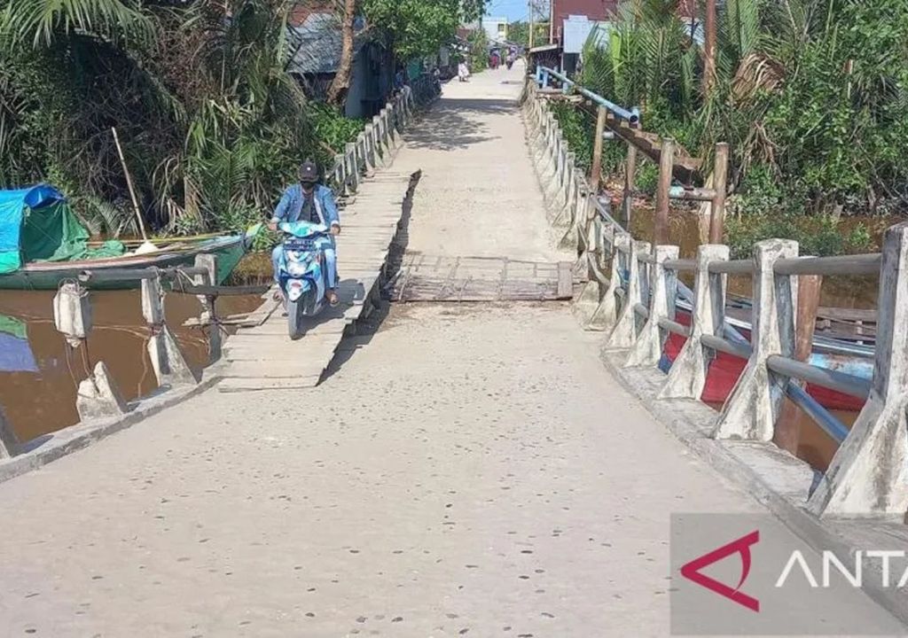 Jembatan Rusak, Dinas PUTR Inhil Tak Berdaya - GenPI.co RIAU