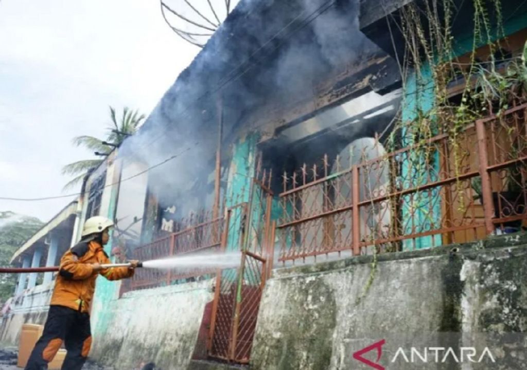 1 Unit Rumah di Pekanbaru Ludes Terbakar - GenPI.co RIAU