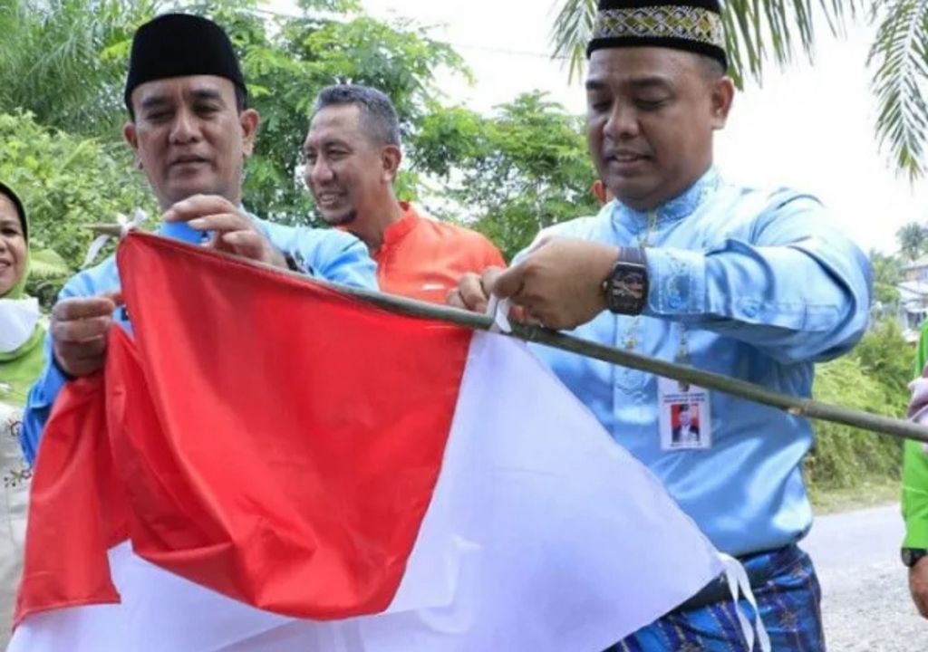 Pemko Pekanbaru Bagikan 10 Ribu Bendera Merah Putih - GenPI.co RIAU
