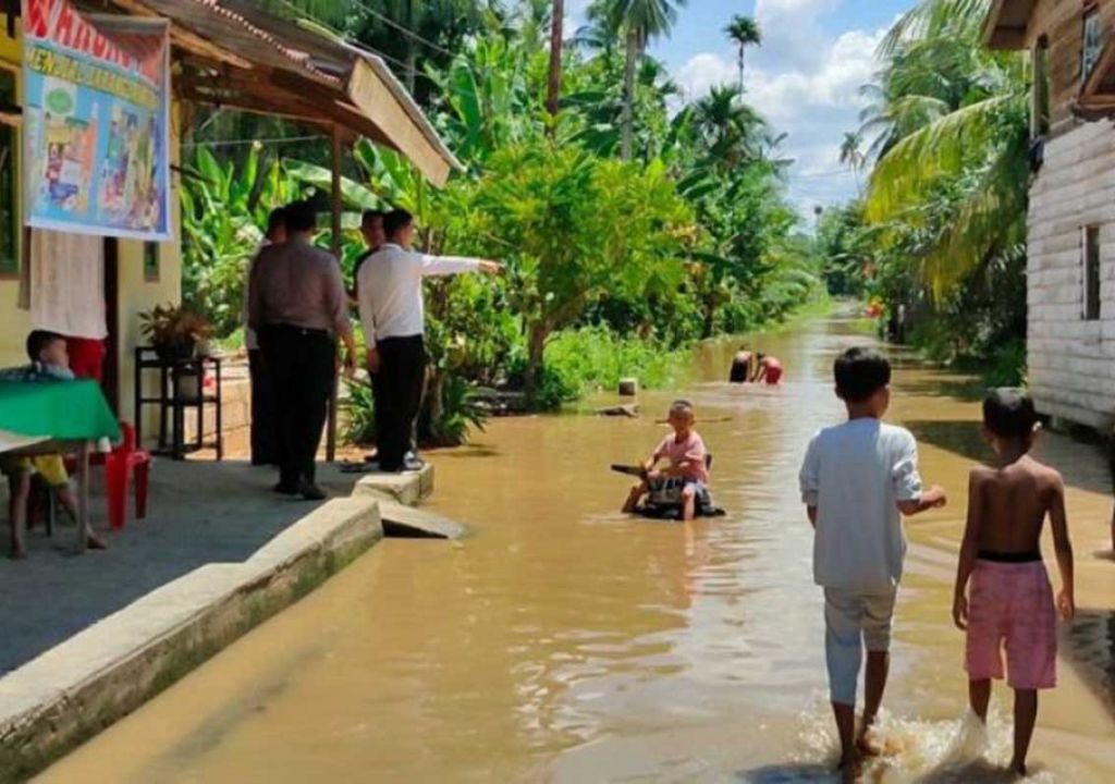 Banjir Akibat Luapan Sungai Rokan Hulu, Warga Mulai Cemas - GenPI.co RIAU