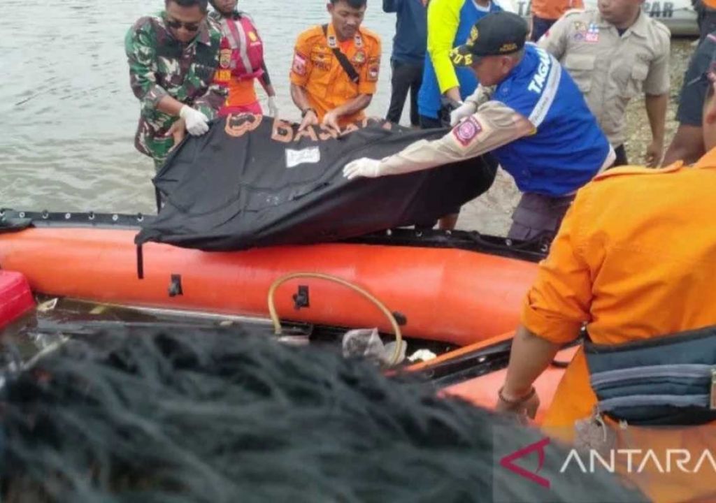 Jasad Korban Terseret Arus Sungai Kampar Ditemukan SAR - GenPI.co RIAU