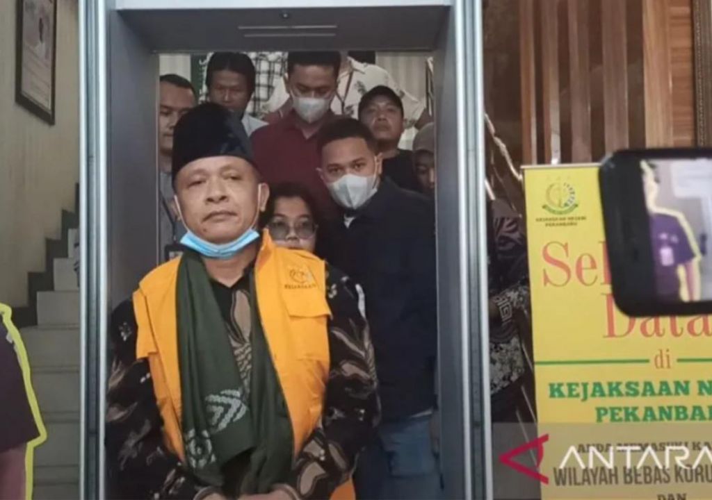 Kasus Korupsi, Mantan Rektor UIN Riau Jalani Sidang Perdana - GenPI.co RIAU
