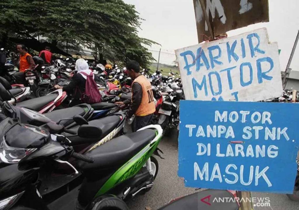 Jukir Ilegal Menjamur di Pekanbaru, Mulai Meresahkan Warga - GenPI.co RIAU
