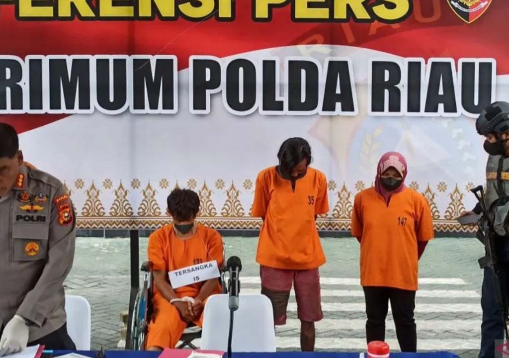 Polda Riau Kantongi Identitas Penadah Hasil Curian di Rumah Mewah - GenPI.co RIAU