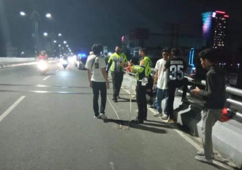Kecelakaan di Jembatan Layang, Polda Riau Beri Peringatan Keras - GenPI.co RIAU