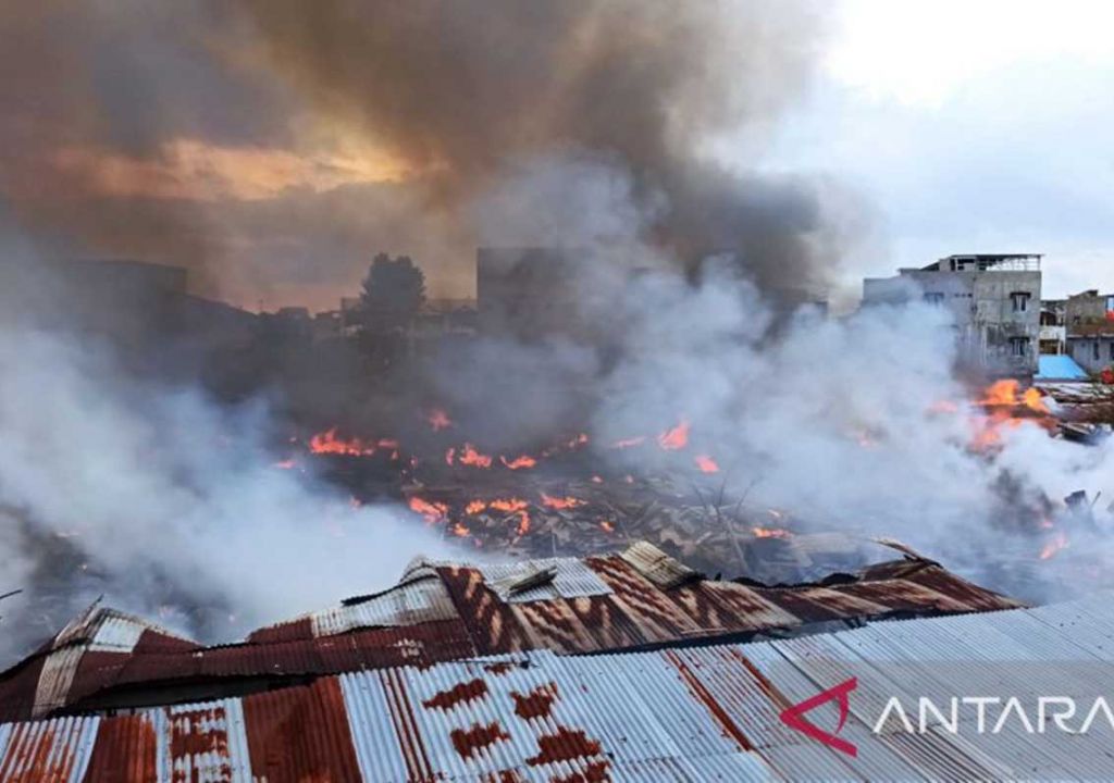 Ratusan Kios di Pasar Cik Puan Pekanbaru Ludes Terbakar - GenPI.co RIAU