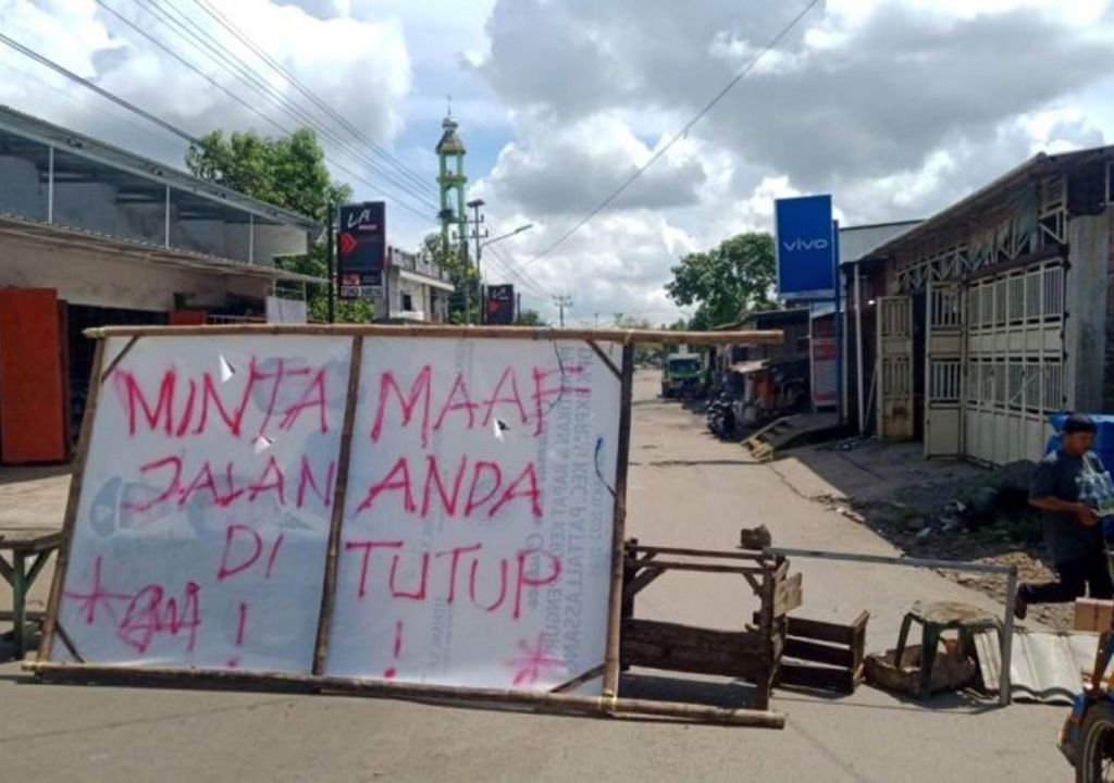 Capek Diberi Janji, Warga Gowa Tutup Jalan Provinsi Sulsel - GenPI.co SULSEL