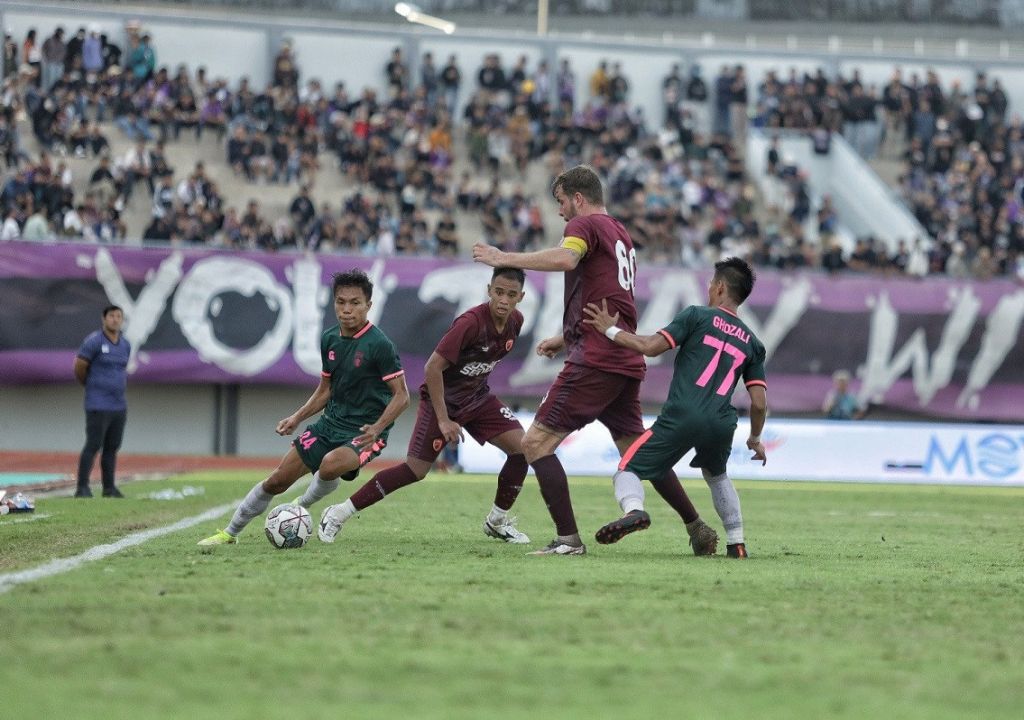 Pelatih PSM Makassar Puji Persita Tangerang, Bernardo Tavares: Mumpuni - GenPI.co SULSEL