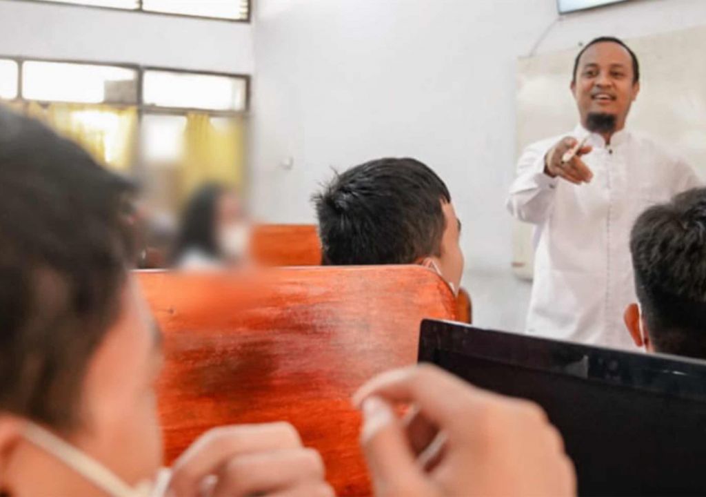 Gubernur Sulsel Sidak SMA di Tana Toraja, Begini Aksinya di Depan Pelajar - GenPI.co SULSEL