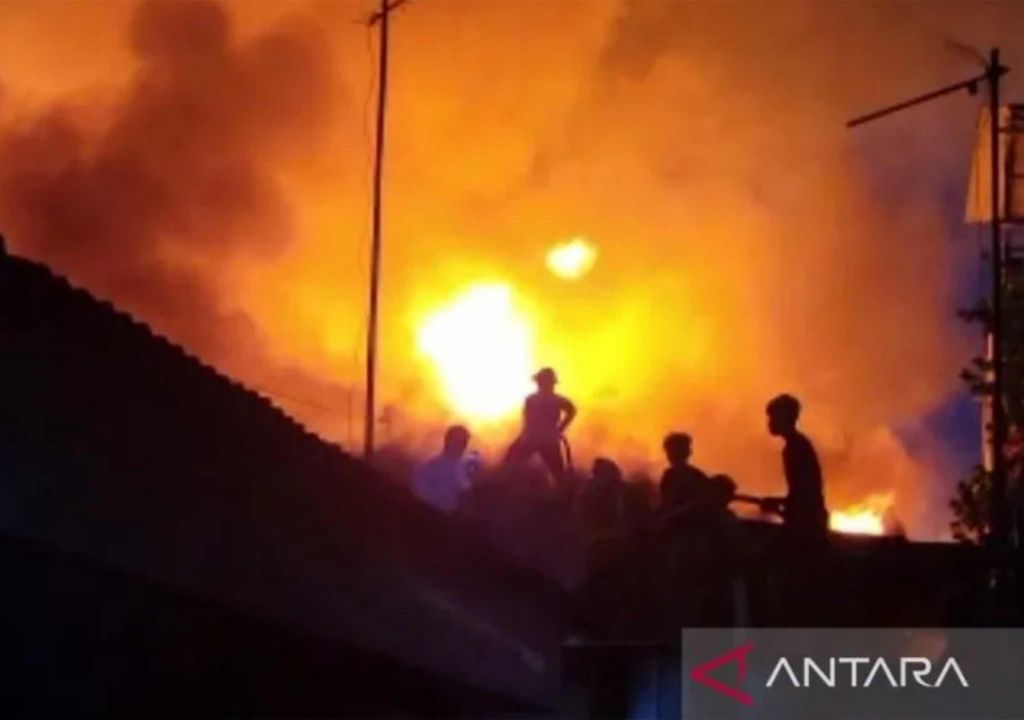 Belasan Rumah di Tallo Makassar Terbakar Hebat, 1 Warga Jadi Korban - GenPI.co SULSEL