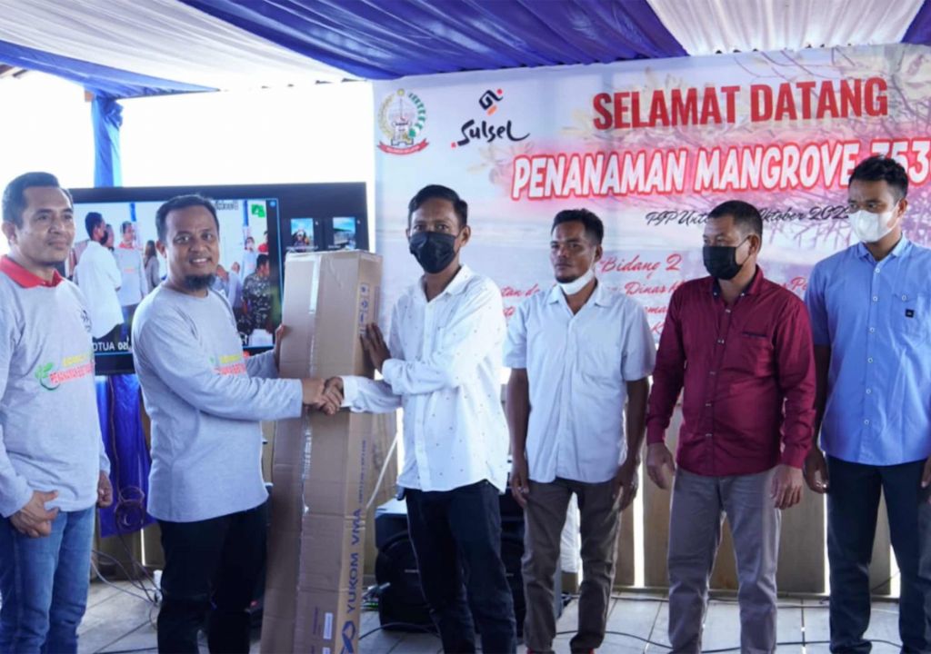 Gubernur Sulsel Beri Smart Fishing, Nelayan Talakar Gembira, Hore! - GenPI.co SULSEL