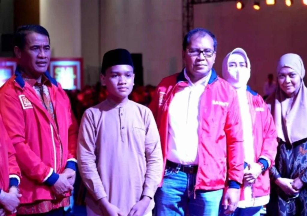 IKA Unhas Beri Beasiswa Anak Korban Insiden Tarik Tambang Makassar - GenPI.co SULSEL