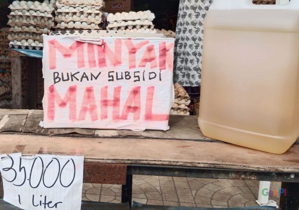 Harga Minyak Goreng Naik, Curhat Pedagang Bikin Elus Dada - GenPI.co SULSEL