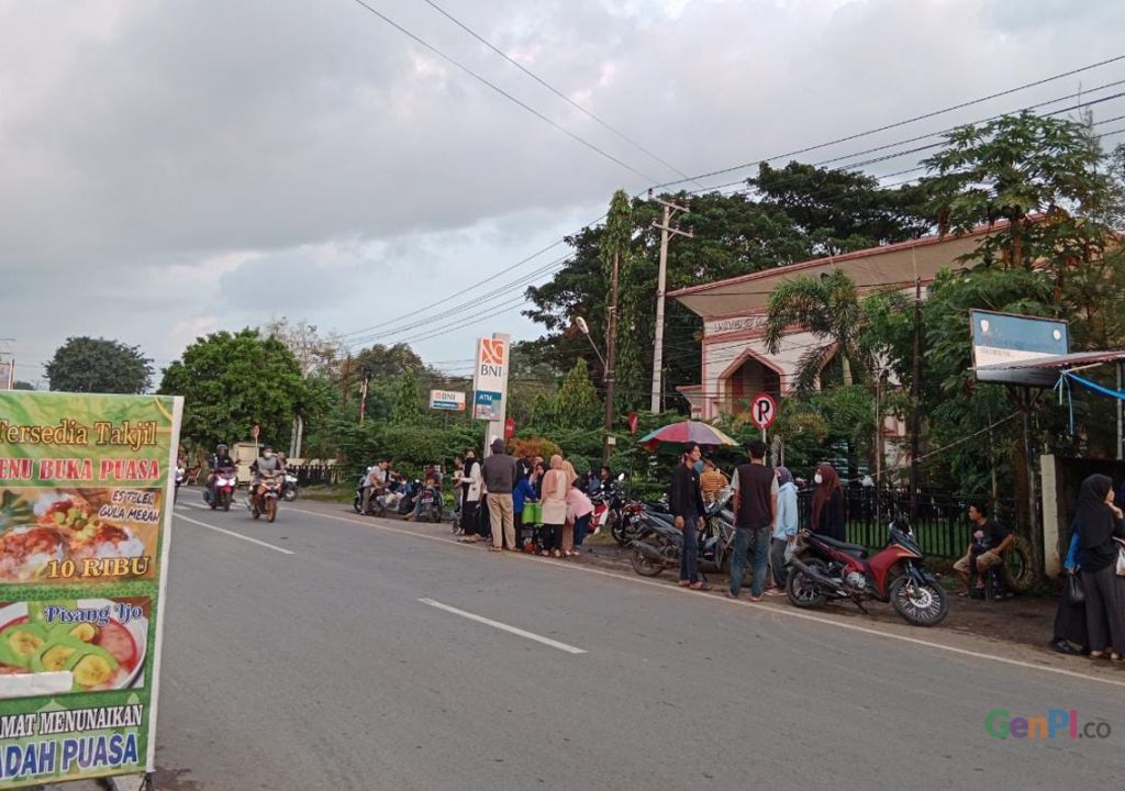 Cari Takjil Buka Puasa di Sekitar UIN Alauddin, Lengkap, Lezat - GenPI.co SULSEL