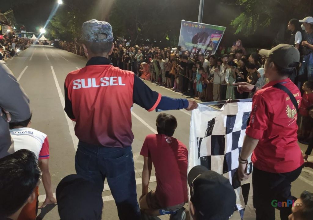 Balap Lari Tengah Malam di Makassar, Seru, Meriah - GenPI.co SULSEL