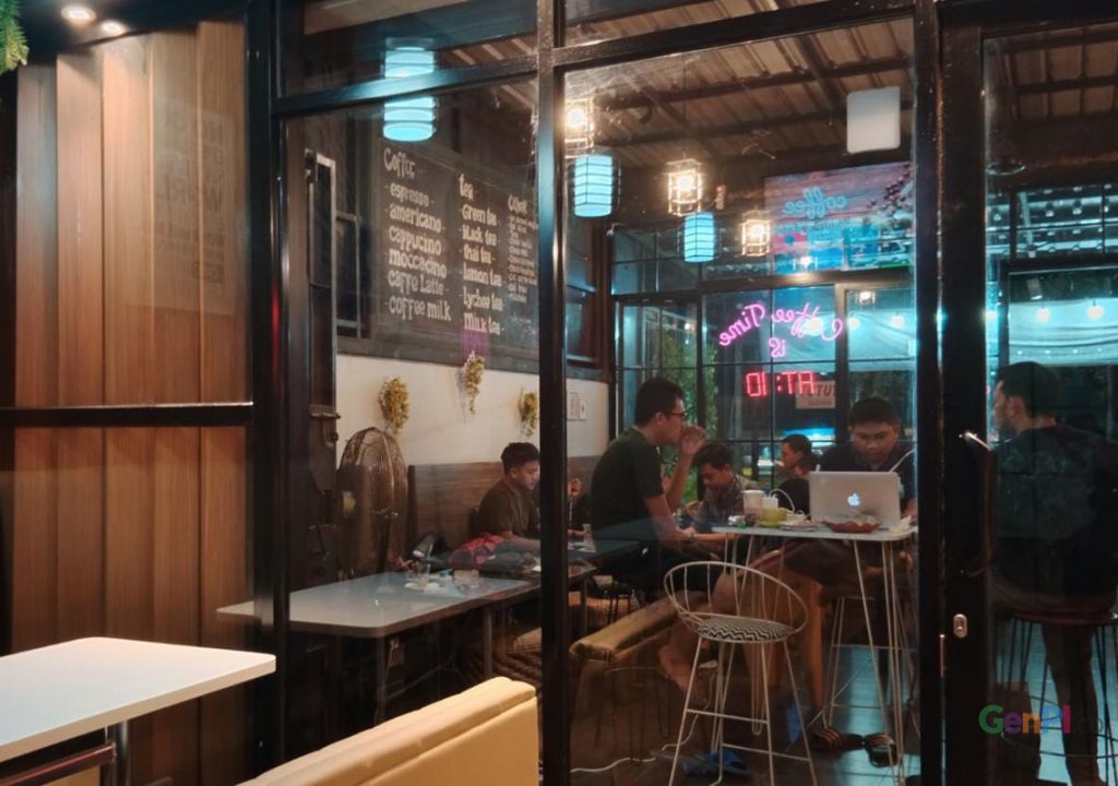 Cafe AT:10, Tempat Nongkrong Asyik Bareng Teman, Menunya Murah - GenPI.co SULSEL