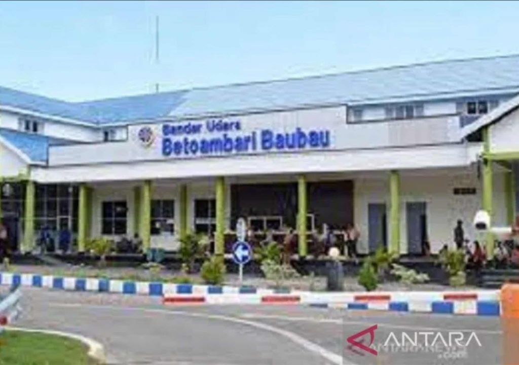 Lebaran Boleh Tapi Cuti Jangan, Sambut Mudik di Bandara Baubau - GenPI.co SULTRA