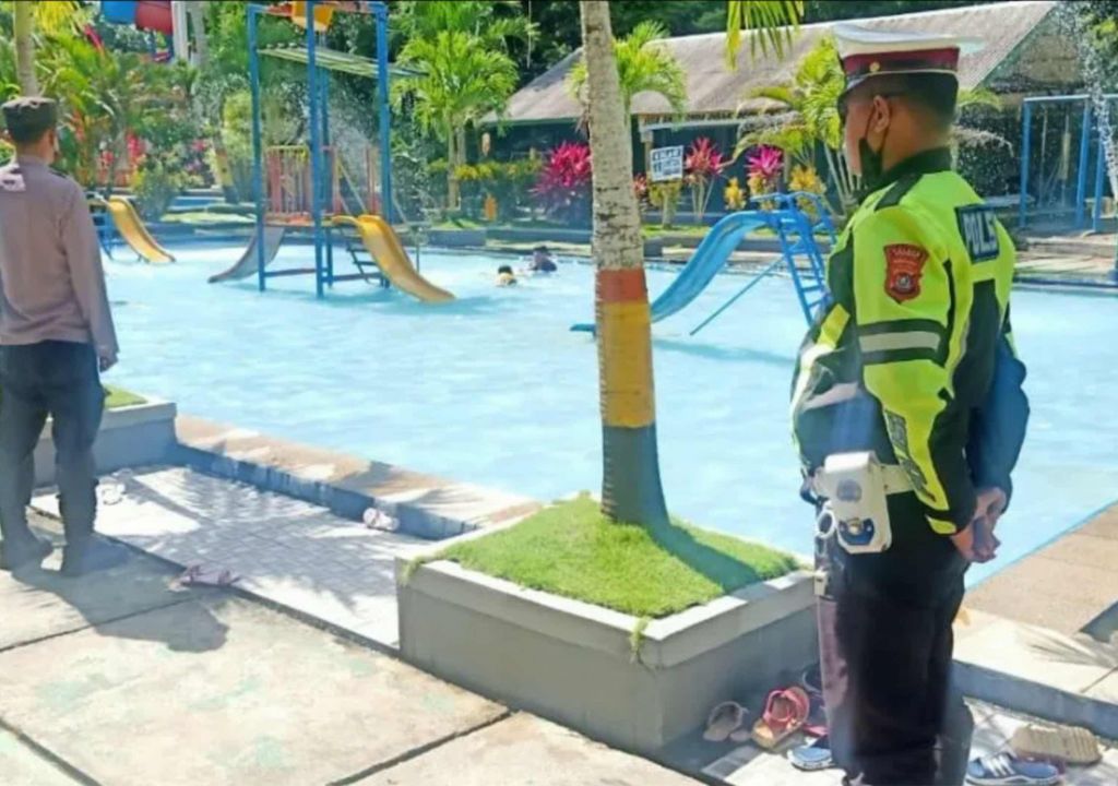 Libur Lebaran, Polisi Baubau Pasang Badan di Objek Wisata - GenPI.co SULTRA