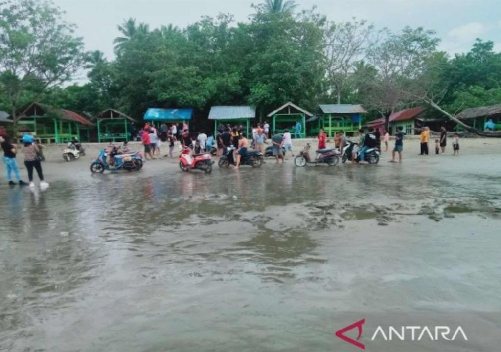 3 Bocah Tenggelam di Pantai Batu Gong Sultra, Wisatawan Panik - GenPI.co SULTRA
