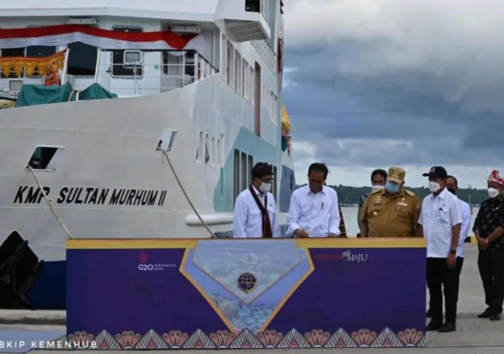 KMP Sultran Murhum Docking, Setop Pelayaran Baubau-Tolandona - GenPI.co SULTRA