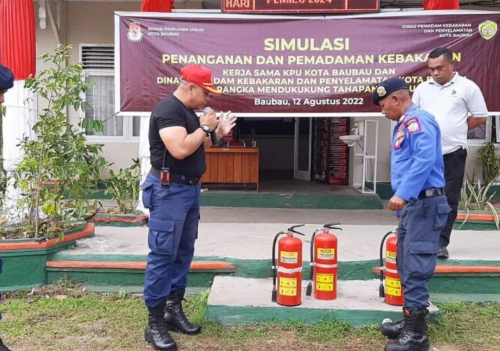 KPU Gandang Damkar Baubau, Antisipasi Kebakaran di Pemilu 2024 - GenPI.co SULTRA