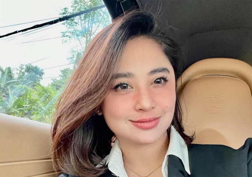 Dewi Perssik Dilamar Rian Ibrahim Tahun Depan, So Sweet Banget - GenPI.co SULTRA