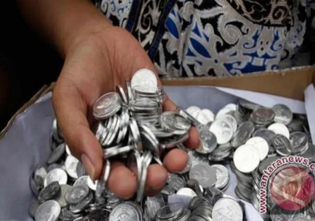 Kenaikan Harga BBM, Mahasiswa Kendari Galang Donasi Koin Rupiah untuk Jokowi - GenPI.co SULTRA