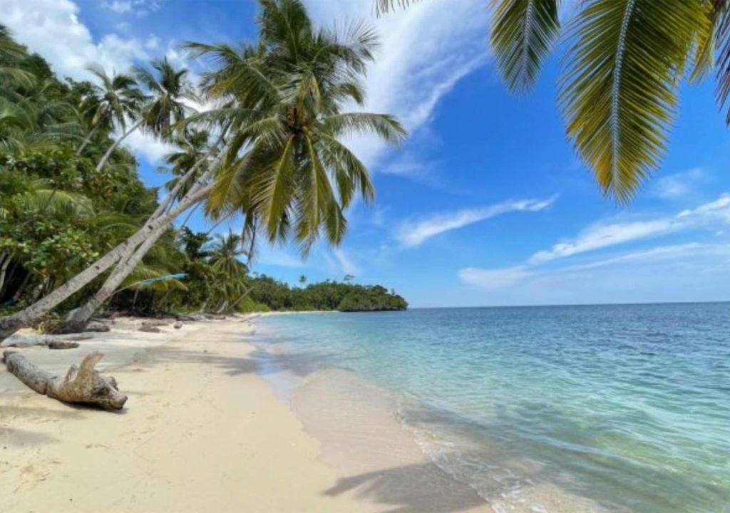 Pesona Pantai Tengkera, Wisata Akhir Pekan Terbaik di Konawe Kepulauan - GenPI.co SULTRA