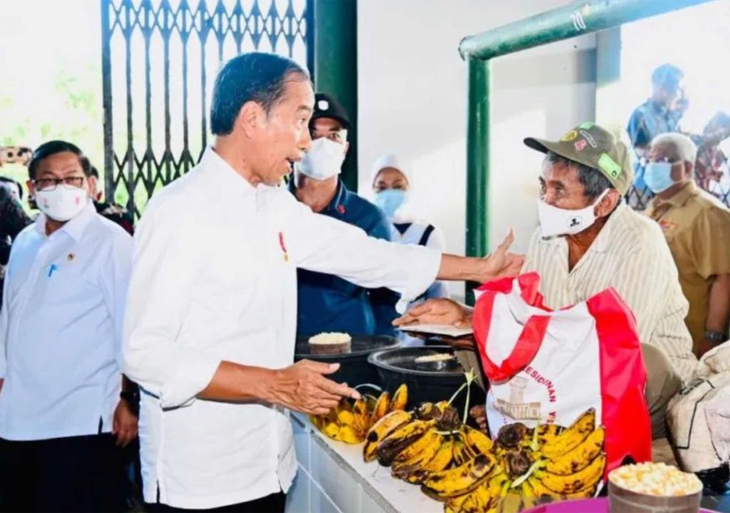 Blusukan ke Pasar Buton Selatan, Presiden Jokowi Belanja Cabai - GenPI.co SULTRA
