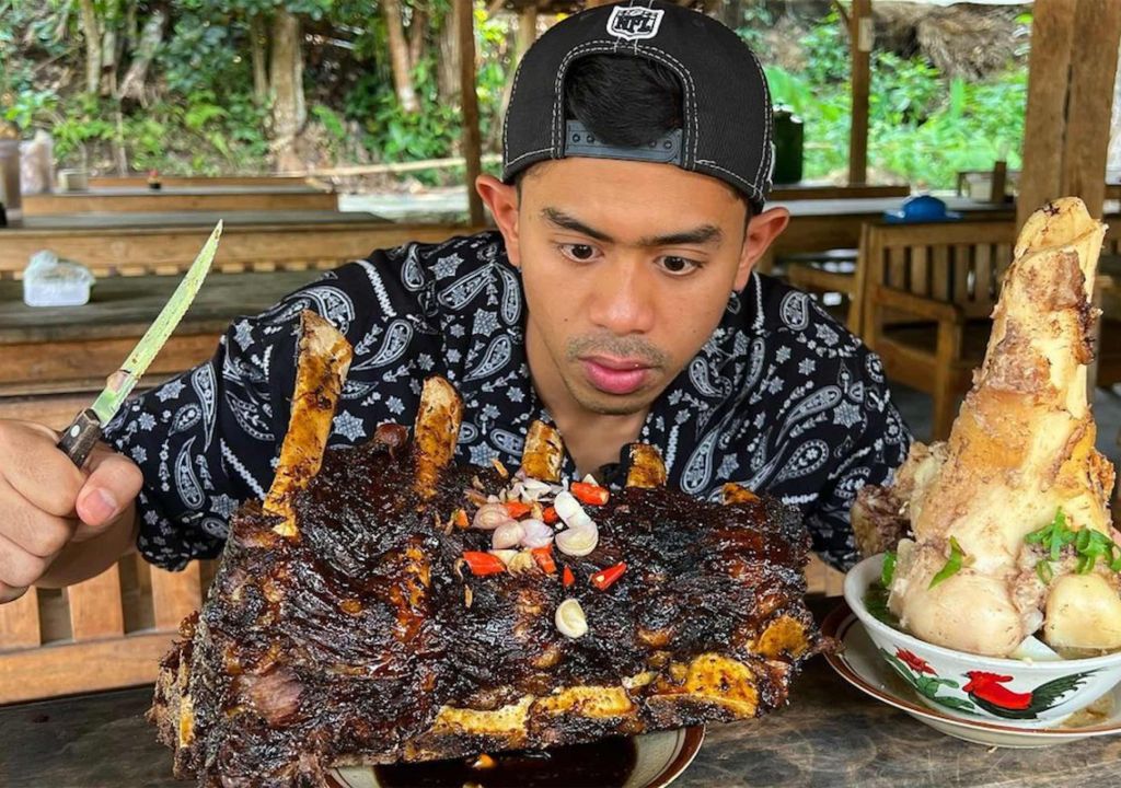 Buka Warung Kuliner, Tanboy Kun Siap Layani Langsung Pelanggan, Mantap - GenPI.co SULTRA