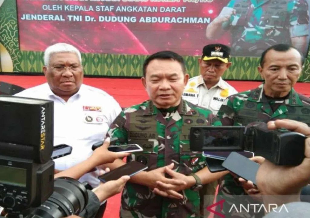 KASAD Jenderal Dudung Beri Toleransi Putra Putri Sultra Daftar Taruna TNI AD, Mantap! - GenPI.co SULTRA