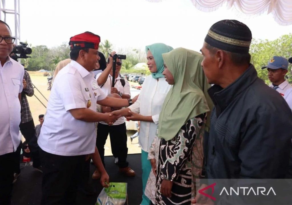 Pj Gubernur Sultra Bikin Warga dan Pelajar di Muna Barat Happy Banget - GenPI.co SULTRA