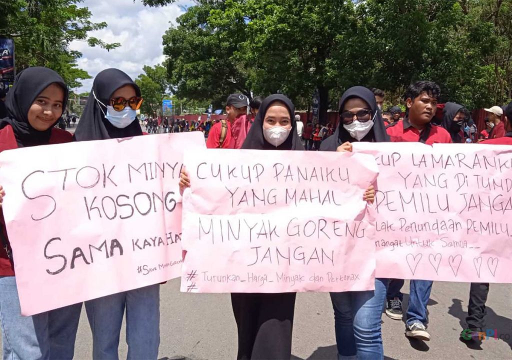 Menyindir Jokowi dengan Gaya, Mahasiswi Sultra Bikin Poster Kocak - GenPI.co SULTRA