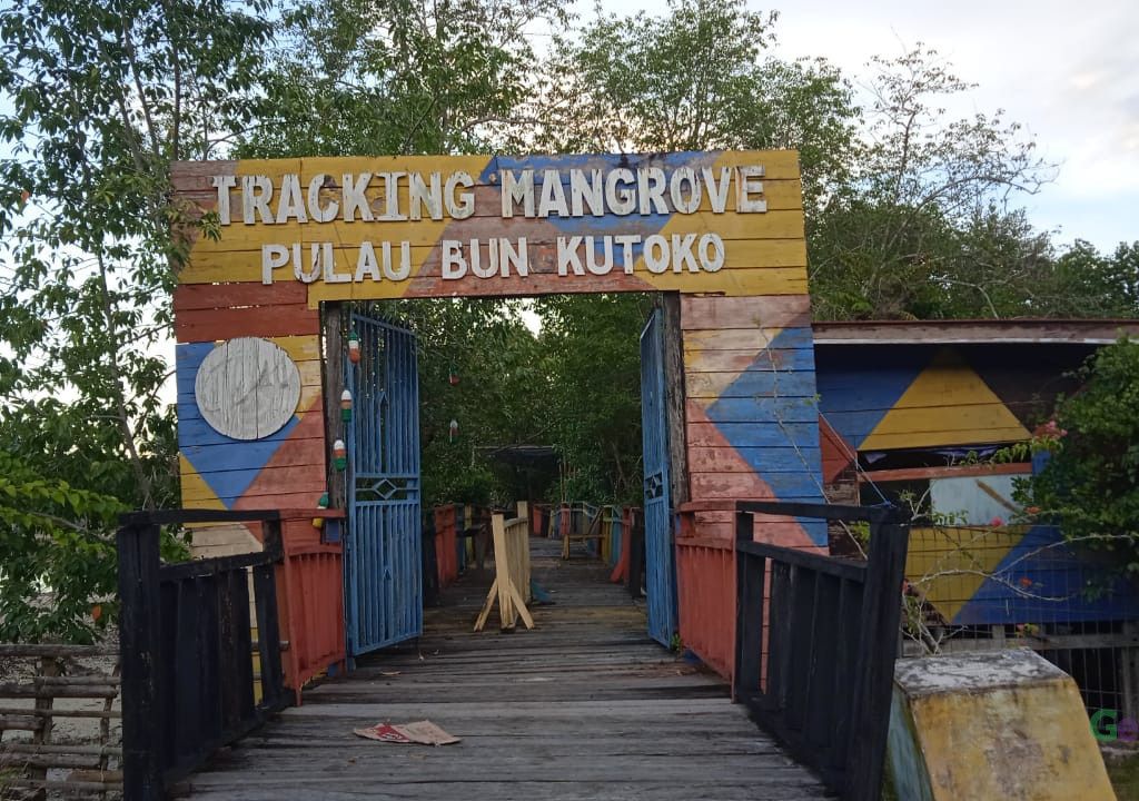 Duit Mepet, Wisata Tracking Mangrove Bungkutoko Kendari Jadi Sepi - GenPI.co SULTRA