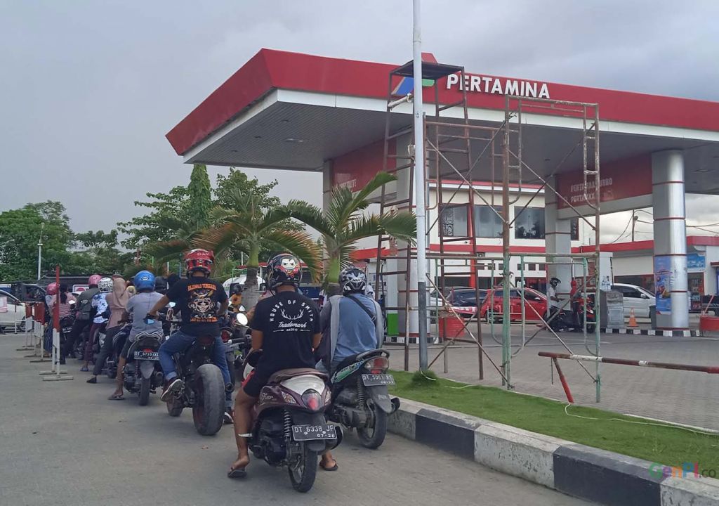 Warga Sultra Waspada, Presiden Jokowi Akan Umumkan Kenaikan Harga BBM Besok - GenPI.co SULTRA