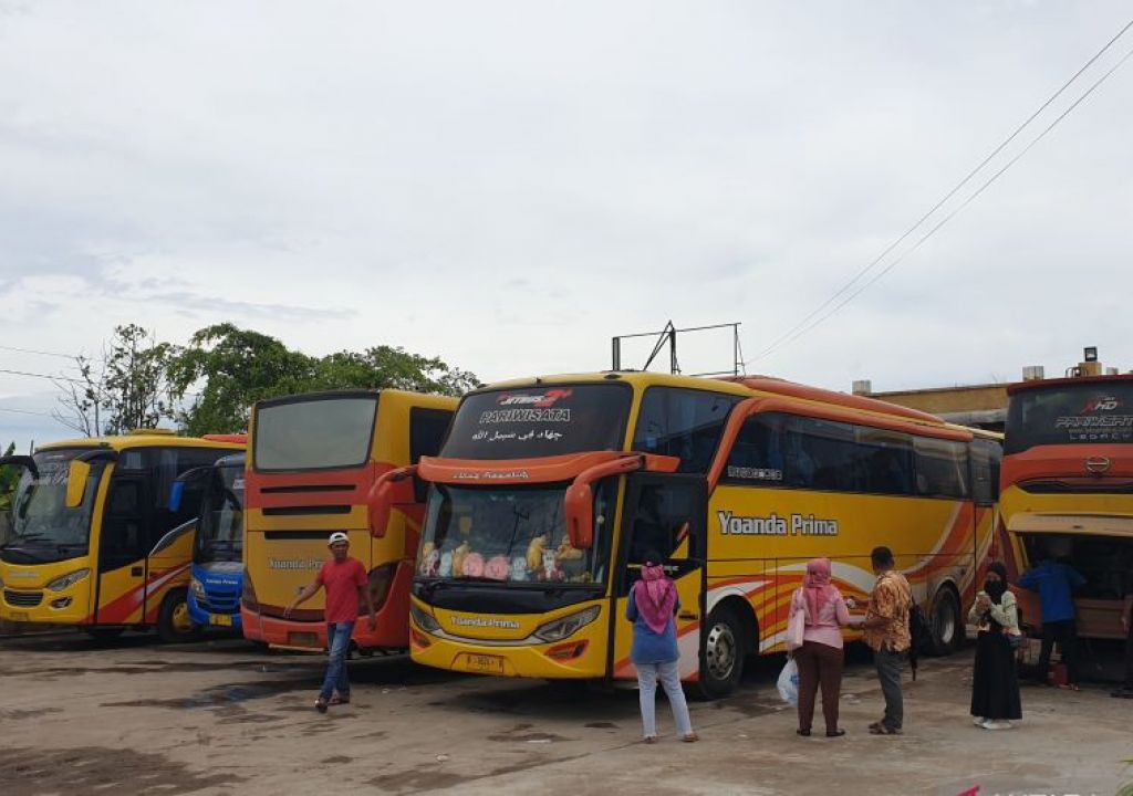 Arus Mudik Lebaran 2022, Bus AKAP Sumatera Ramai Diserbu Pemudik - GenPI.co SUMSEL