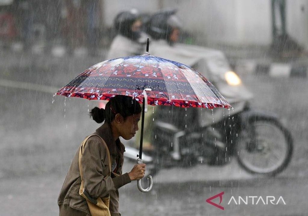Diguyur Hujan Terus, Warga Palembang Diminta Waspada Bencana Alam - GenPI.co SUMSEL