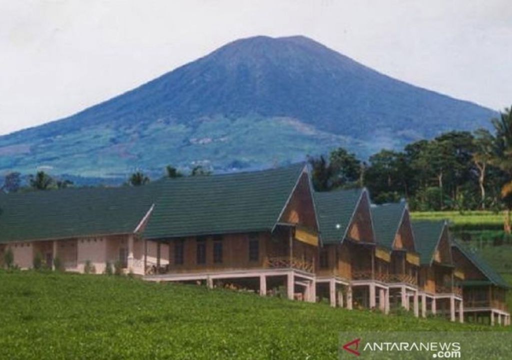 PVMBG: Gunung Dempo Alami Erupsi dan Letuskan Abu Vulkanik - GenPI.co SUMSEL