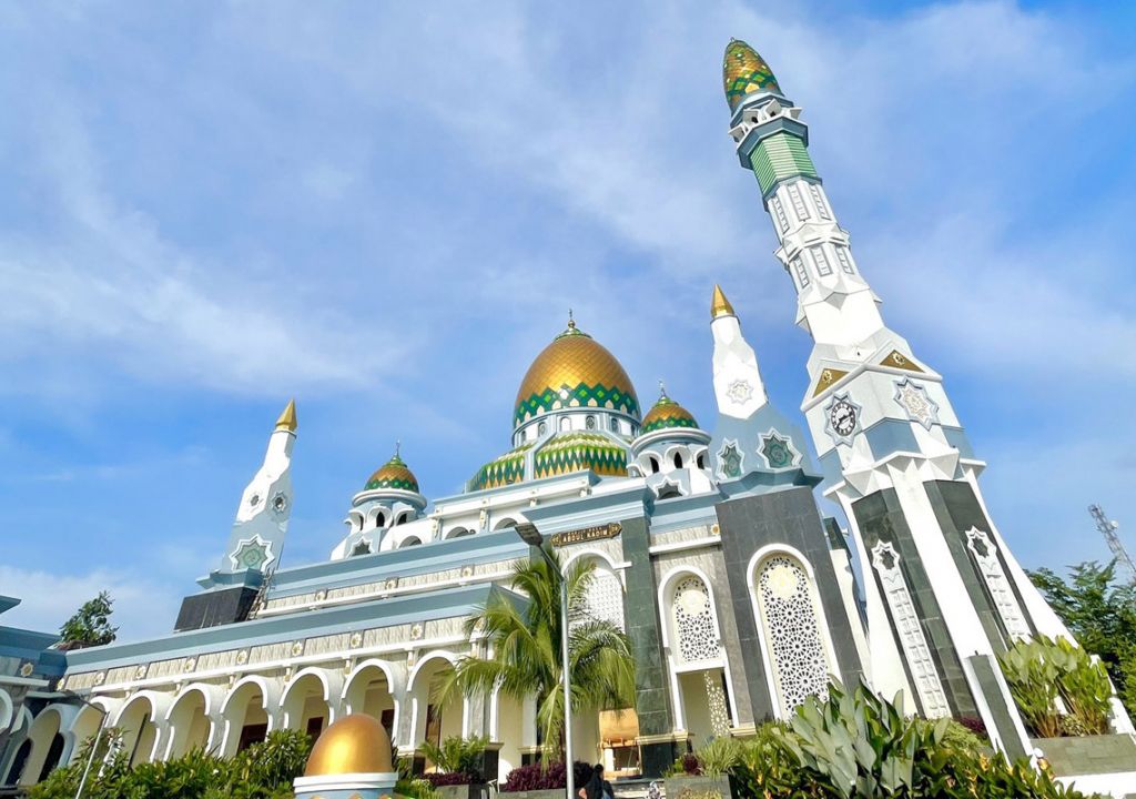 Uniknya Masjid Raya Abdul Kadim Muba, Ada Ornamen Kursi Patah - GenPI.co SUMSEL