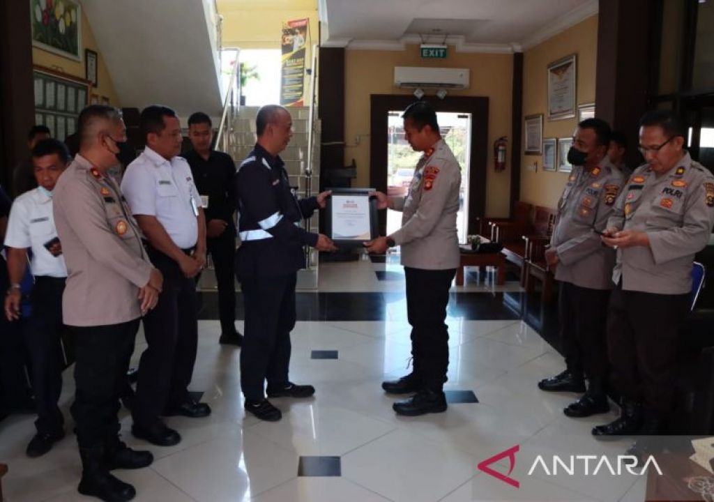 uploads/sumsel/arsip/normal/2022/06/04/kepala-polres-ogan-komering-ulu-oku-akbp-danu-a-purnomo-vlcz.jpg - GenPI.co SUMSEL