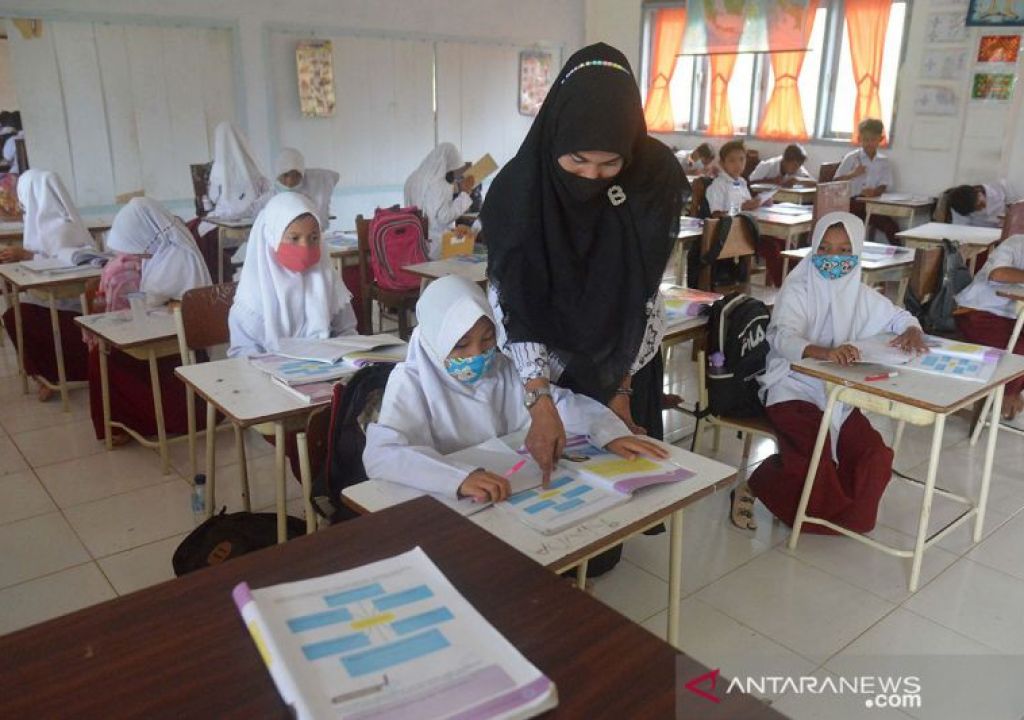 Kota Palembang Kekurangan Guru, Kata Wali Kota Harnojoyo - GenPI.co SUMSEL