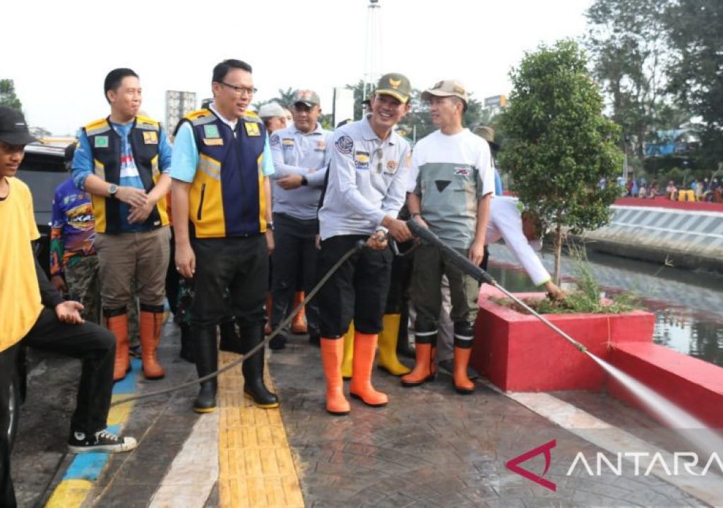 Warga Kota Palembang Kembali Gotong Royong Bersihkan Lingkungan - GenPI.co SUMSEL