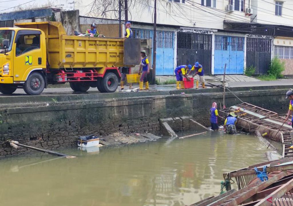 Warga Palembang Diajak Gotong Royong Bersihkan Lingkungan - GenPI.co SUMSEL