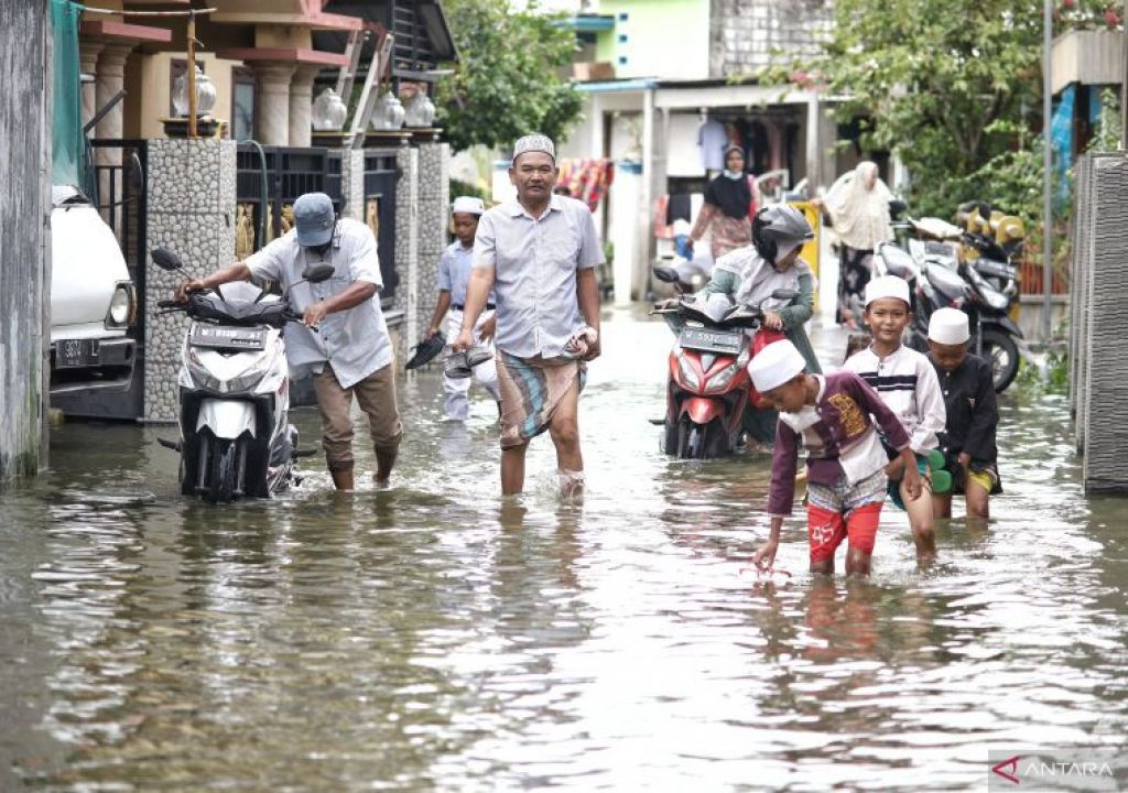 Kebutuhan Logistik Korban Banjir di Muara Enim Dipastikan Aman - GenPI.co SUMSEL