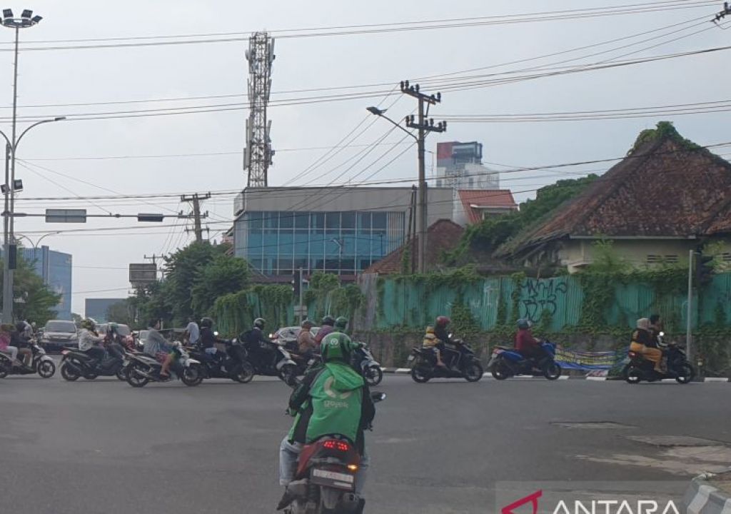 Rawan Kecelakaan, Jalan Rusak di Palembang Dikeluhkan Warga - GenPI.co SUMSEL