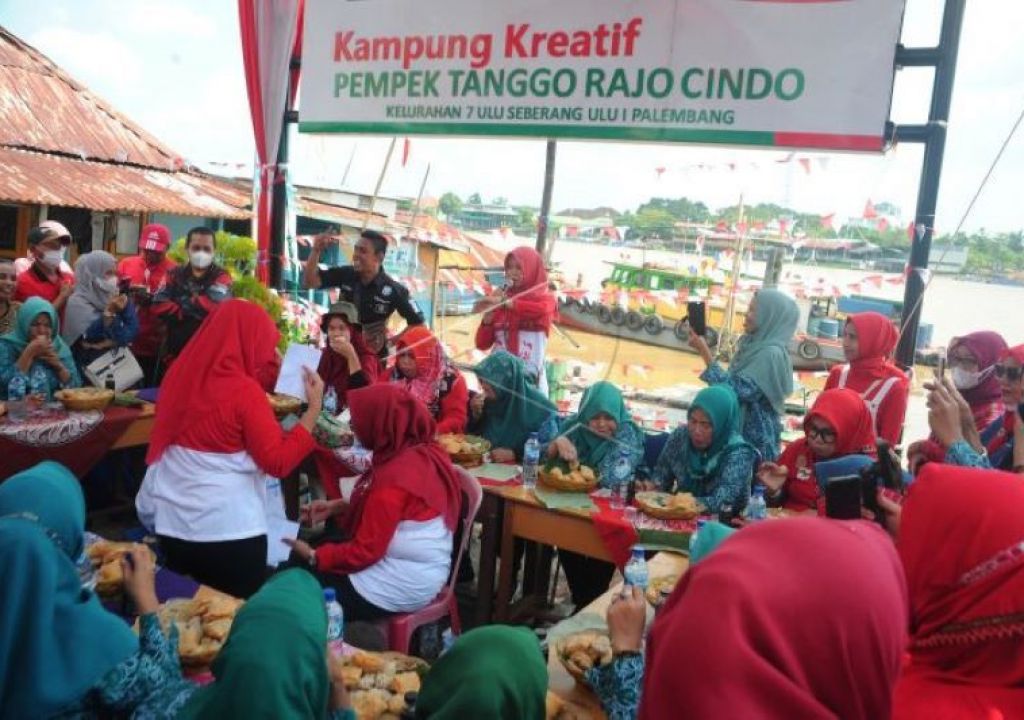 Sukses! Lomba Makan Pempek di Palembang Bakal Jadi Event Tahunan - GenPI.co SUMSEL