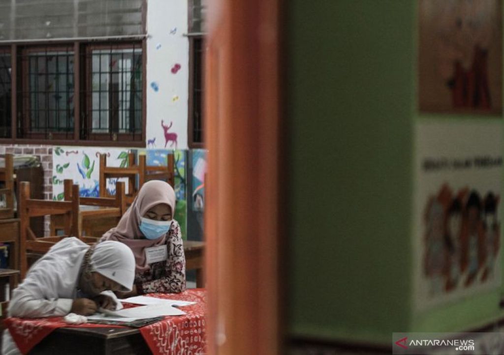 Ribuan Data Guru Honorer Calon P3K Banjiri Kantor Disdik OKU - GenPI.co SUMSEL